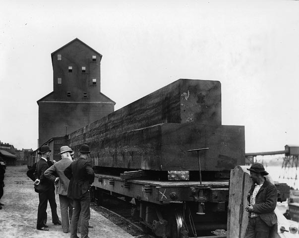 Transcontinental train