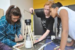 ENCOURAGEONS L’INTÉRÊT DES JEUNES FILLES POUR LA SCIENCE