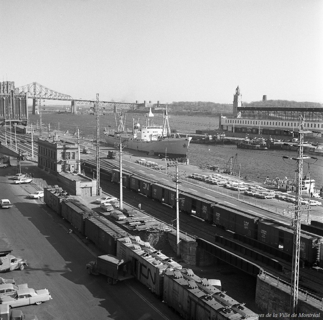 vieux port montreal old